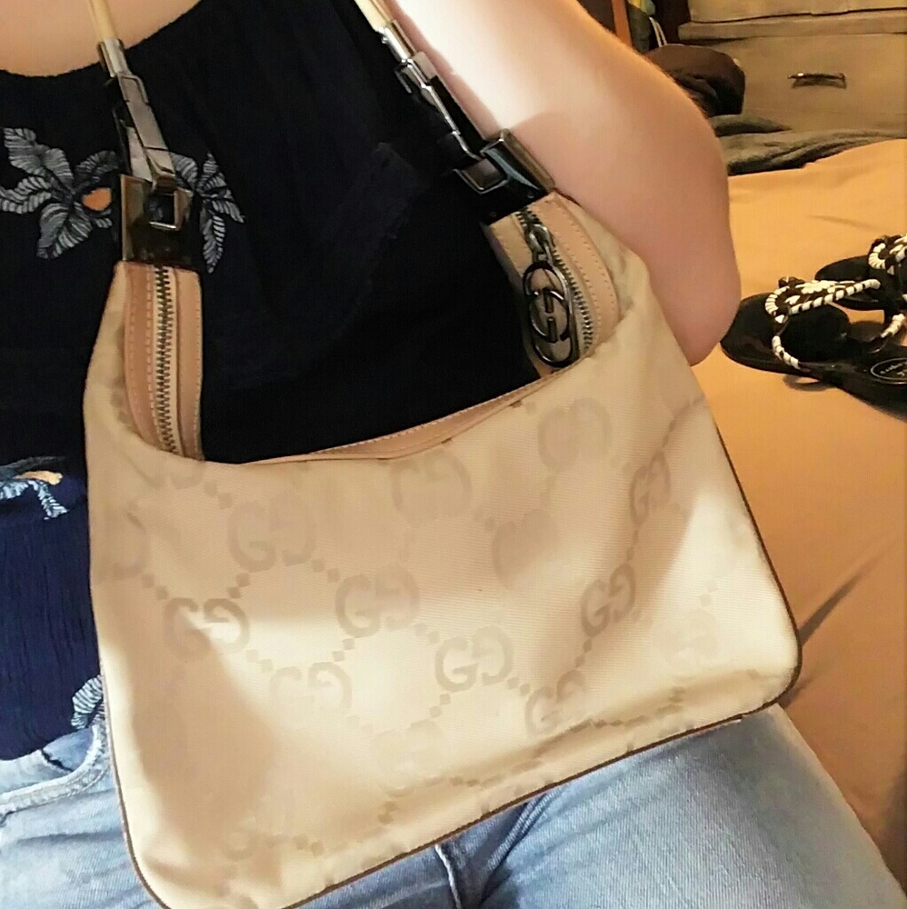 Authentic GUCCI shoulder bag
